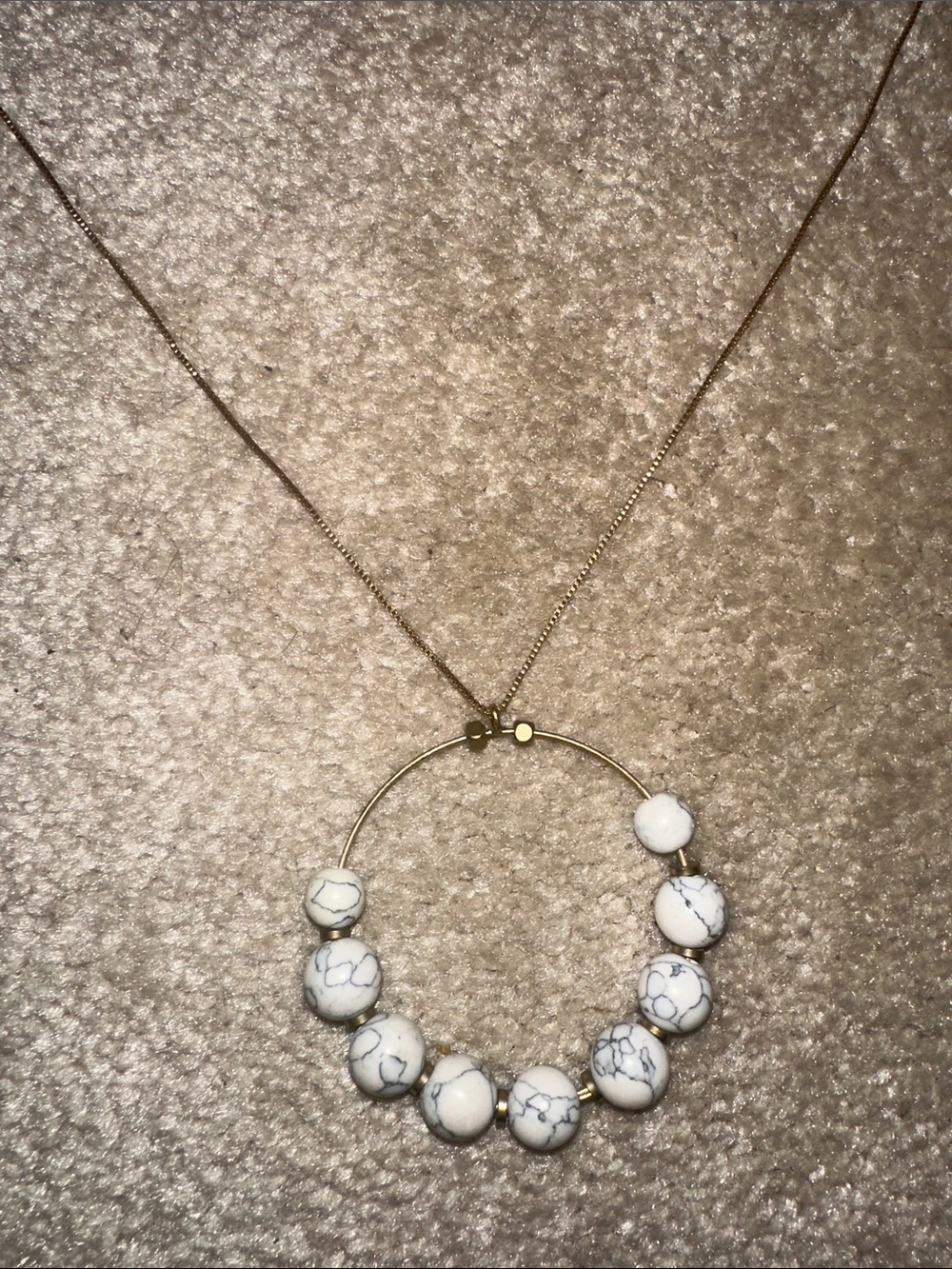 Marble bead circular pendant necklace